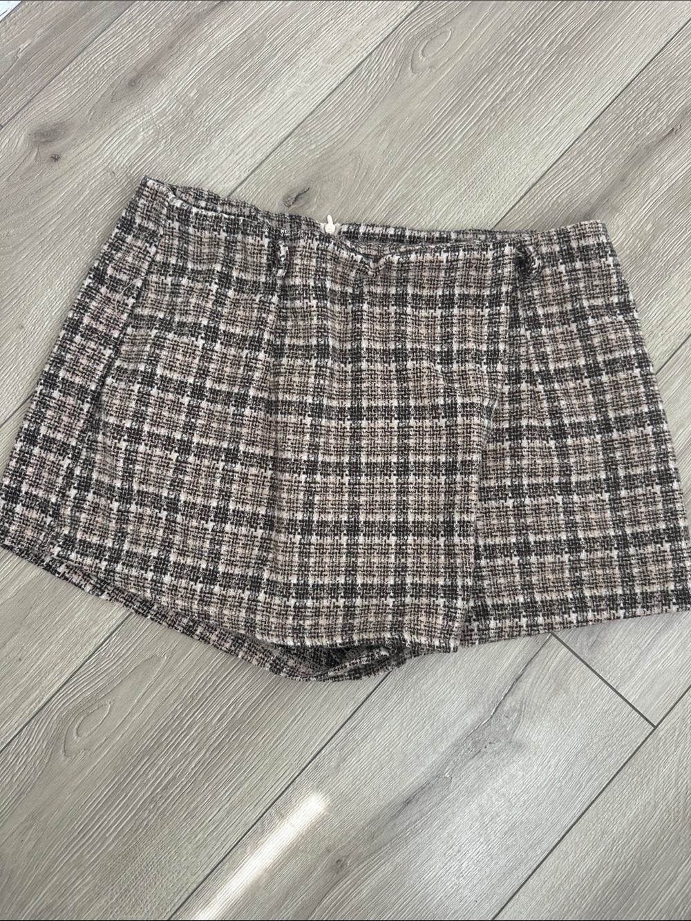 Tweed Plaid Women's Shorts - Neutral Plaid